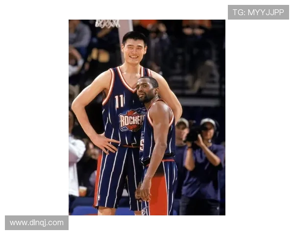 罗伯逊精彩盖帽姚明瞬间回顾NBA历史经典对决的巅峰时刻